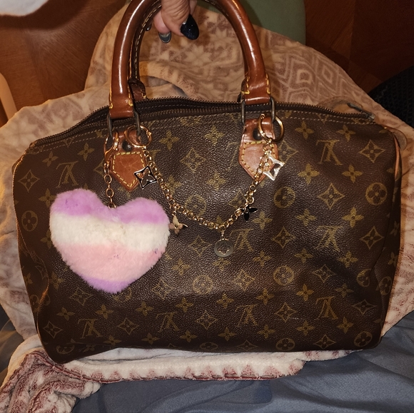 Louis Vuitton Handbags - Authentic Louis Vuitton Speedy 35 satchel handbag